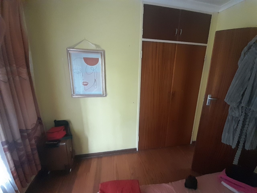 4 Bedroom Property for Sale in Rooihuiskraal Gauteng