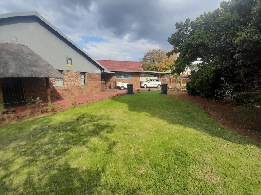 4 Bedroom Property for Sale in Rooihuiskraal Gauteng