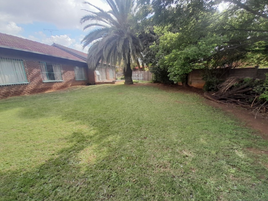 4 Bedroom Property for Sale in Rooihuiskraal Gauteng
