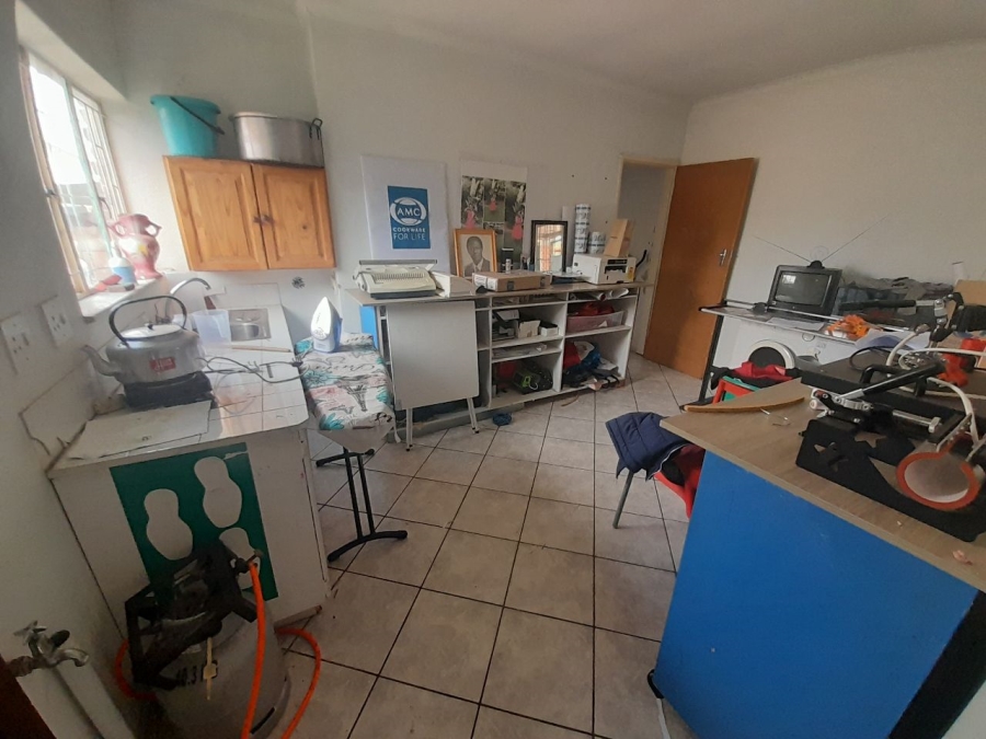 4 Bedroom Property for Sale in Rooihuiskraal Gauteng
