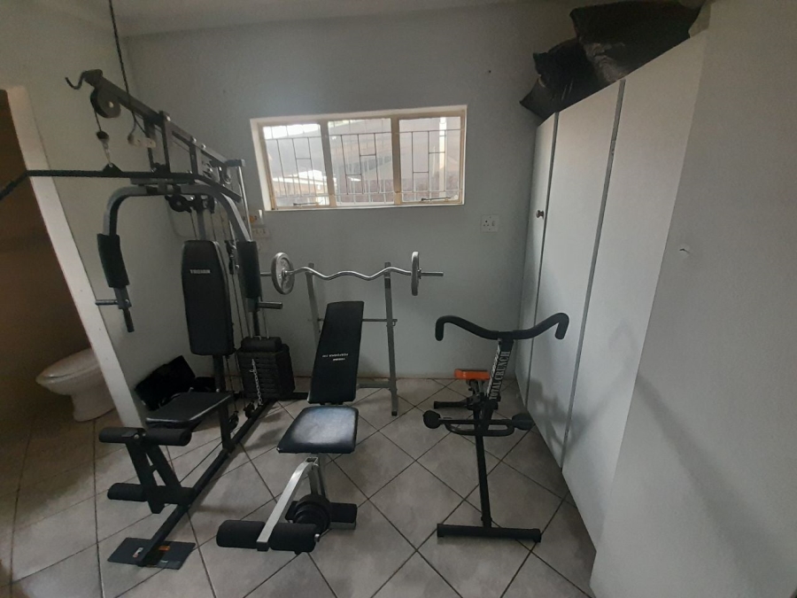 4 Bedroom Property for Sale in Rooihuiskraal Gauteng