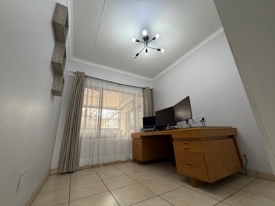 To Let 3 Bedroom Property for Rent in Bassonia Gauteng
