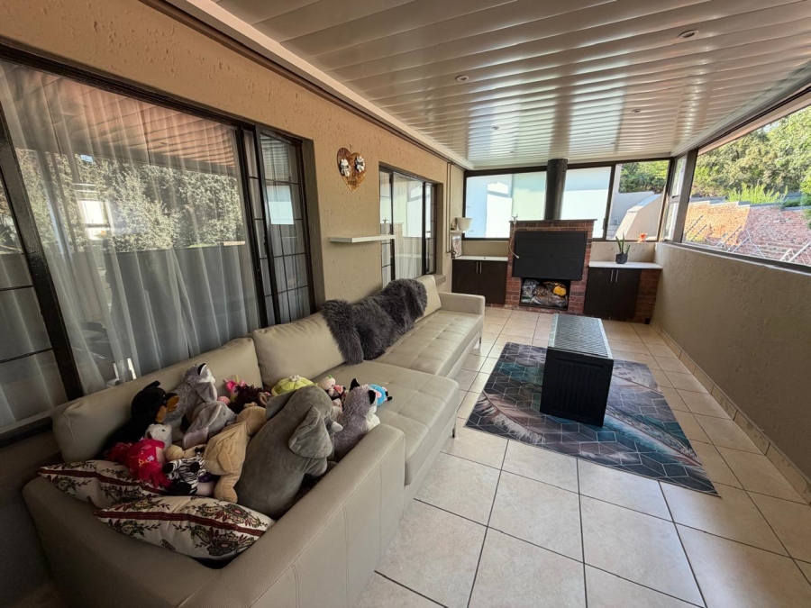 To Let 3 Bedroom Property for Rent in Bassonia Gauteng