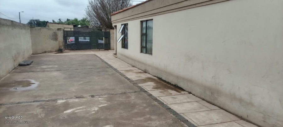 3 Bedroom Property for Sale in Rondebult Gauteng