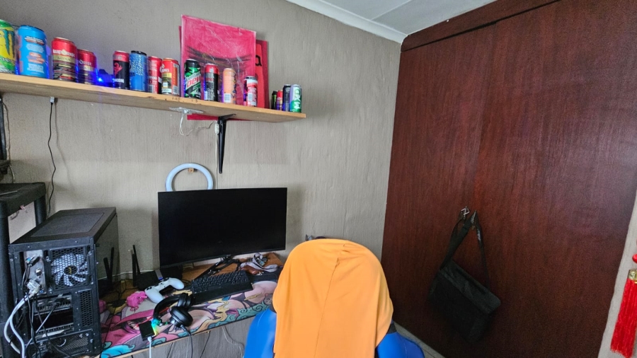 2 Bedroom Property for Sale in Noycedale Gauteng