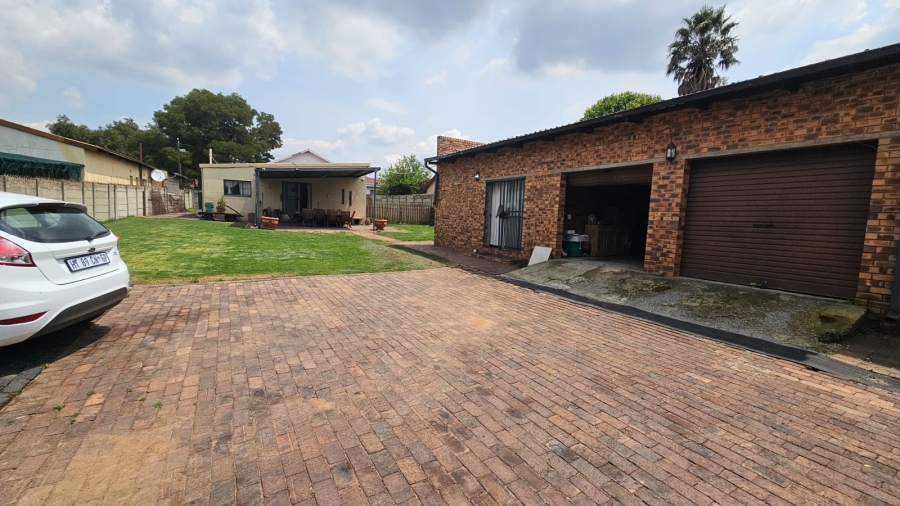2 Bedroom Property for Sale in Noycedale Gauteng