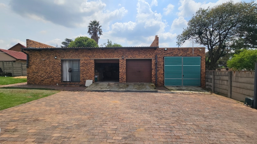2 Bedroom Property for Sale in Noycedale Gauteng