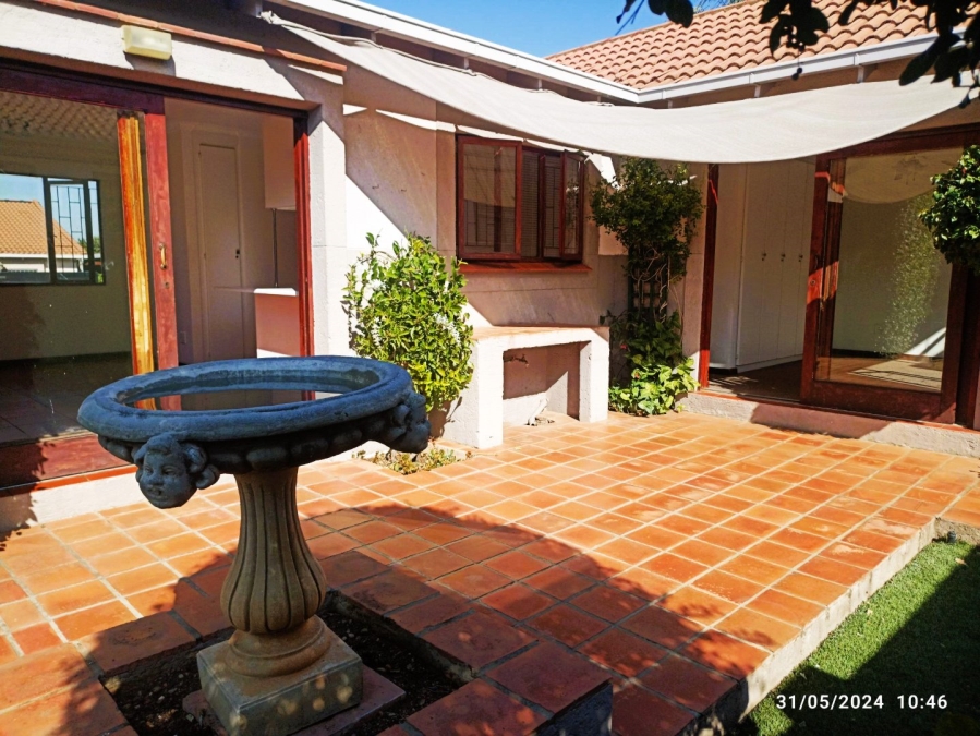 To Let 2 Bedroom Property for Rent in Bromhof Gauteng