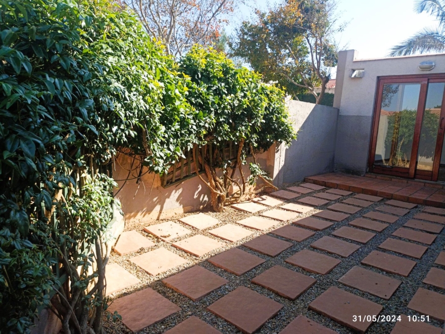 To Let 2 Bedroom Property for Rent in Bromhof Gauteng
