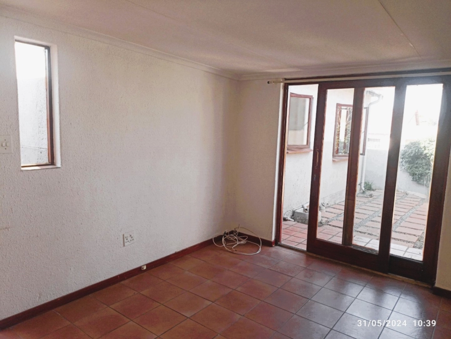 To Let 2 Bedroom Property for Rent in Bromhof Gauteng