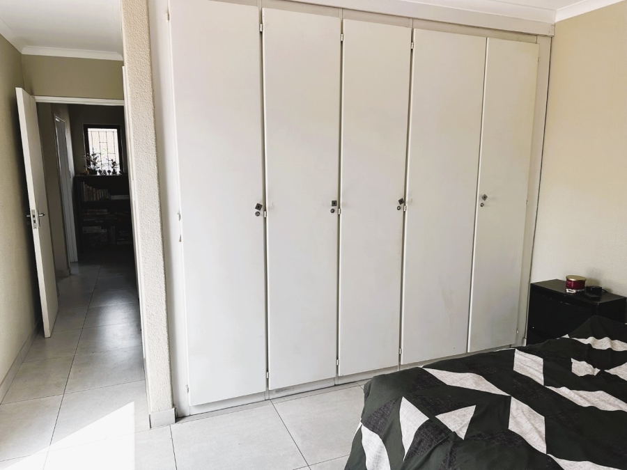 To Let 2 Bedroom Property for Rent in Bromhof Gauteng