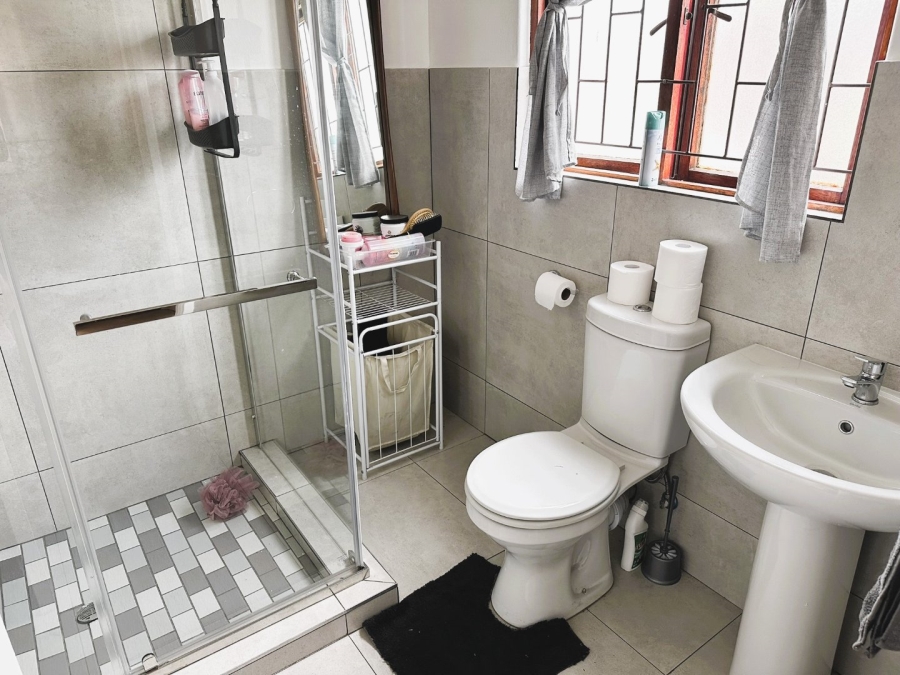To Let 2 Bedroom Property for Rent in Bromhof Gauteng