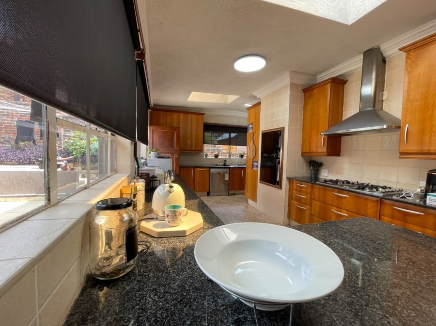 4 Bedroom Property for Sale in Roodekrans Gauteng