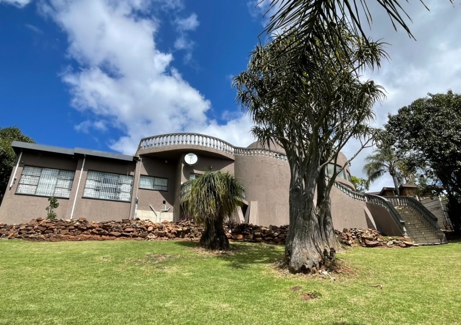 4 Bedroom Property for Sale in Roodekrans Gauteng
