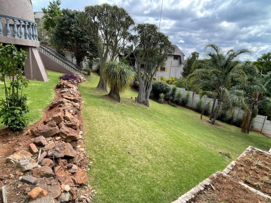 4 Bedroom Property for Sale in Roodekrans Gauteng