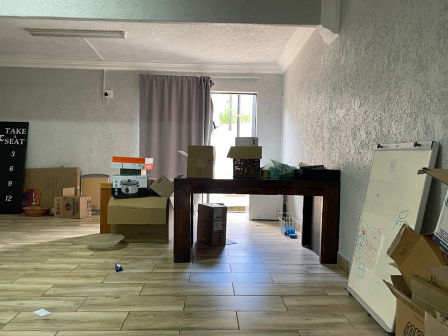 4 Bedroom Property for Sale in Roodekrans Gauteng