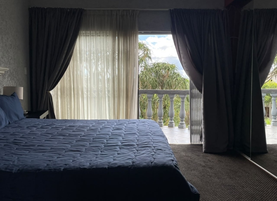 4 Bedroom Property for Sale in Roodekrans Gauteng