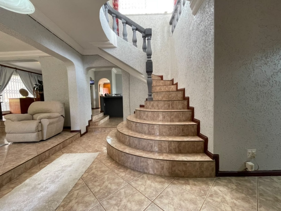 4 Bedroom Property for Sale in Roodekrans Gauteng