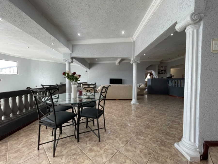 4 Bedroom Property for Sale in Roodekrans Gauteng