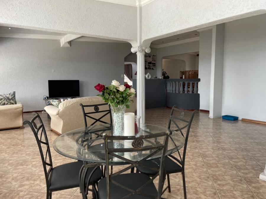 4 Bedroom Property for Sale in Roodekrans Gauteng
