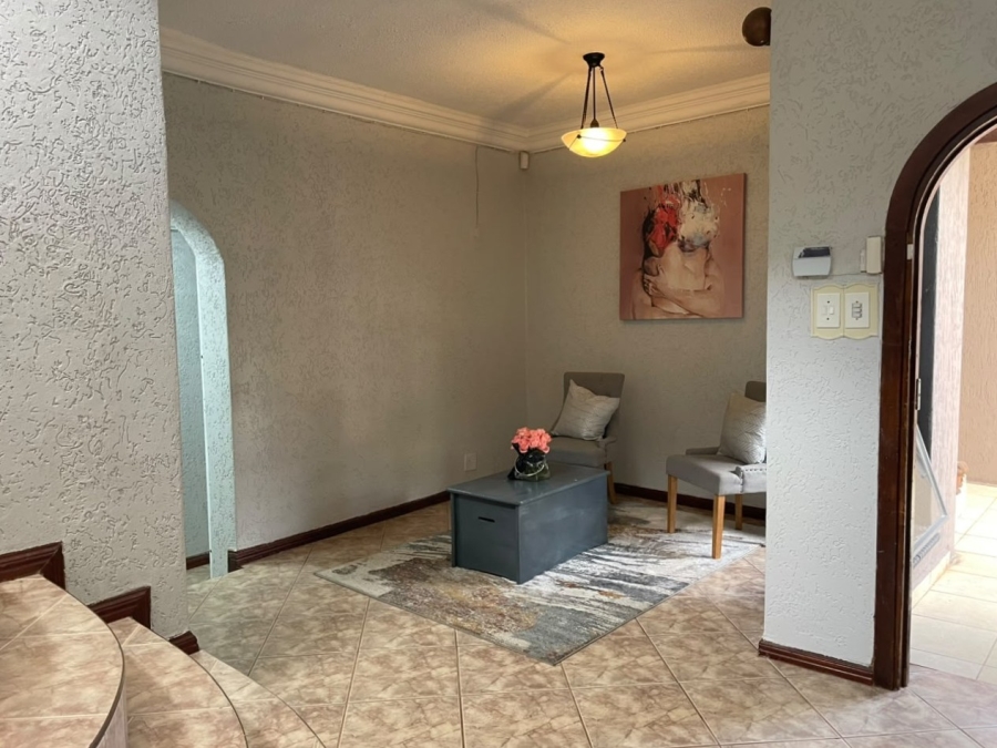 4 Bedroom Property for Sale in Roodekrans Gauteng