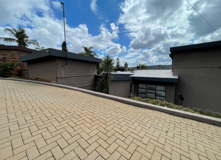 4 Bedroom Property for Sale in Roodekrans Gauteng