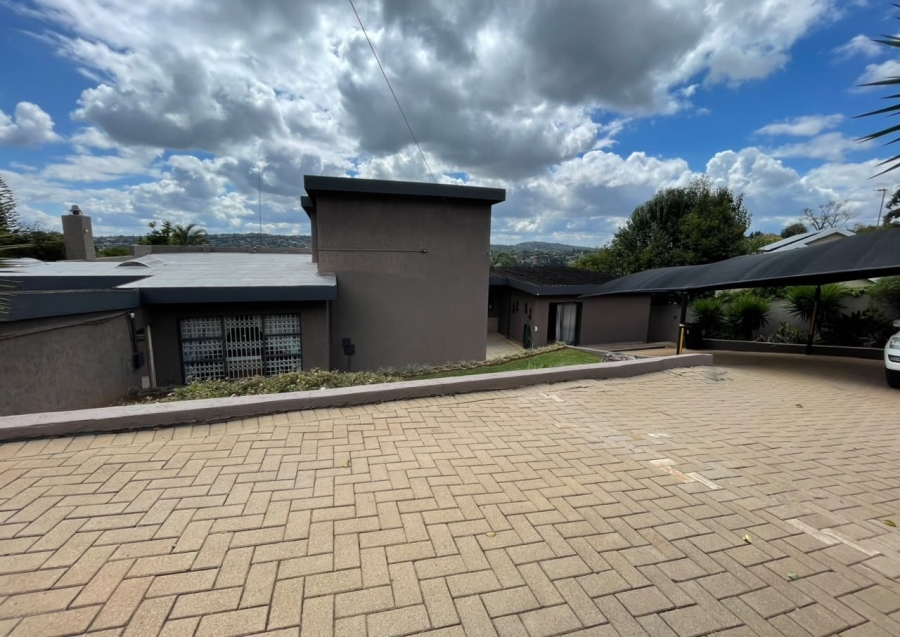 4 Bedroom Property for Sale in Roodekrans Gauteng