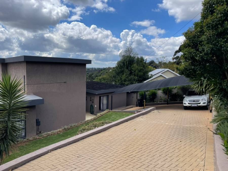 4 Bedroom Property for Sale in Roodekrans Gauteng