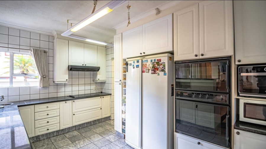 5 Bedroom Property for Sale in Kyalami Estates Gauteng
