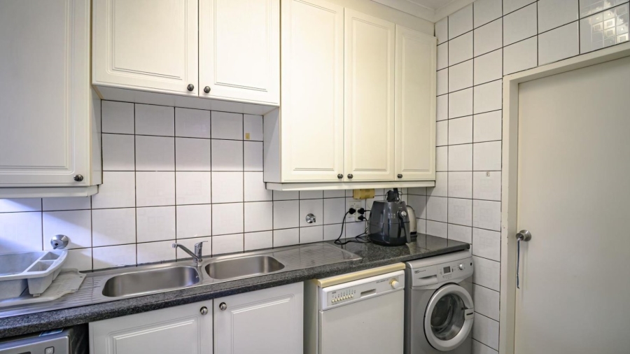 5 Bedroom Property for Sale in Kyalami Estates Gauteng