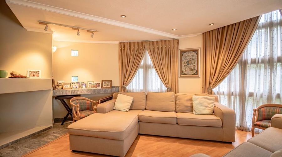 5 Bedroom Property for Sale in Kyalami Estates Gauteng