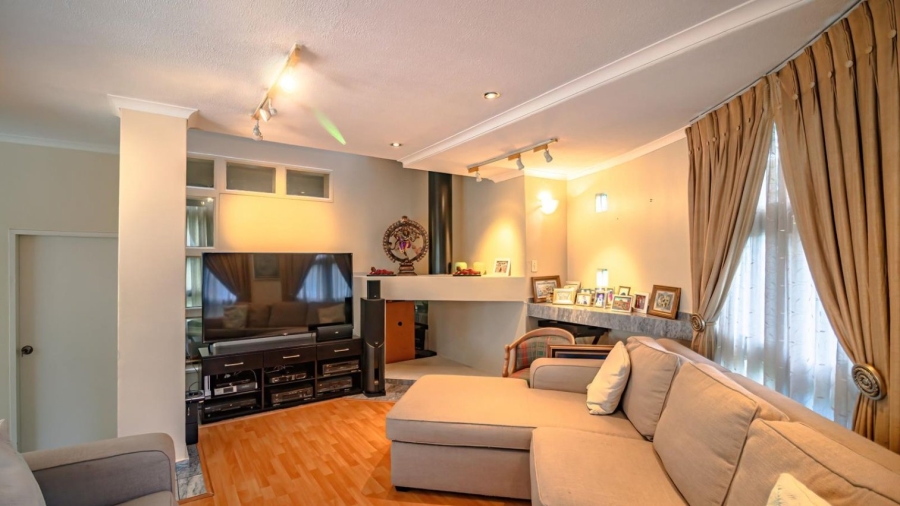 5 Bedroom Property for Sale in Kyalami Estates Gauteng