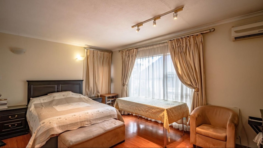 5 Bedroom Property for Sale in Kyalami Estates Gauteng