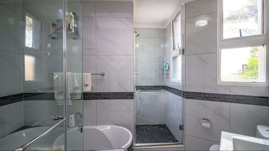 5 Bedroom Property for Sale in Kyalami Estates Gauteng