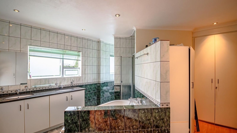 5 Bedroom Property for Sale in Kyalami Estates Gauteng