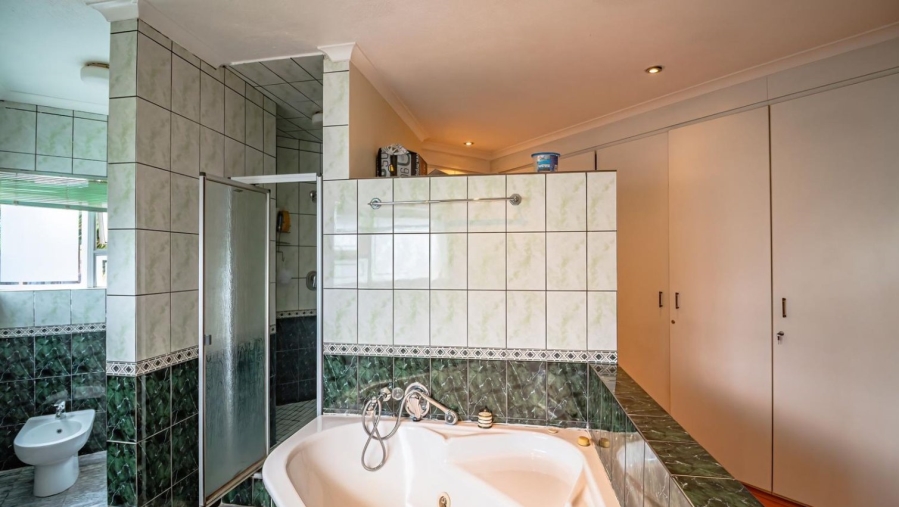 5 Bedroom Property for Sale in Kyalami Estates Gauteng