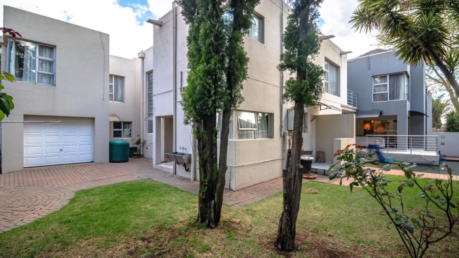 5 Bedroom Property for Sale in Kyalami Estates Gauteng
