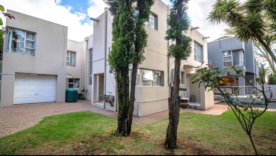 5 Bedroom Property for Sale in Kyalami Estates Gauteng