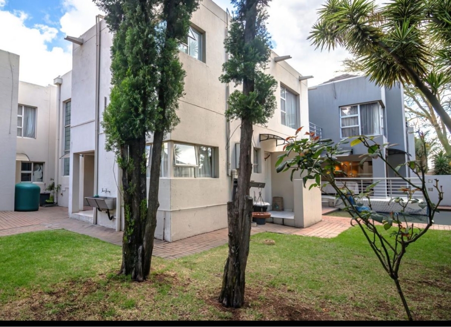 5 Bedroom Property for Sale in Kyalami Estates Gauteng