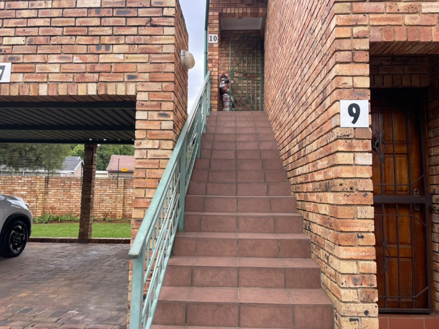 1 Bedroom Property for Sale in Ontdekkerspark Gauteng