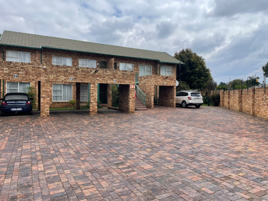 1 Bedroom Property for Sale in Ontdekkerspark Gauteng