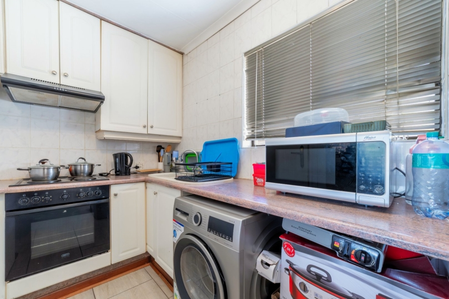 To Let 2 Bedroom Property for Rent in Northwold Gauteng