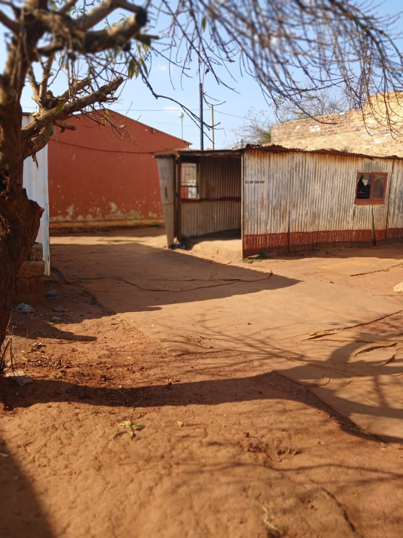 2 Bedroom Property for Sale in Etwatwa Gauteng