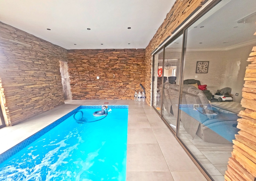 5 Bedroom Property for Sale in Parkrand Gauteng