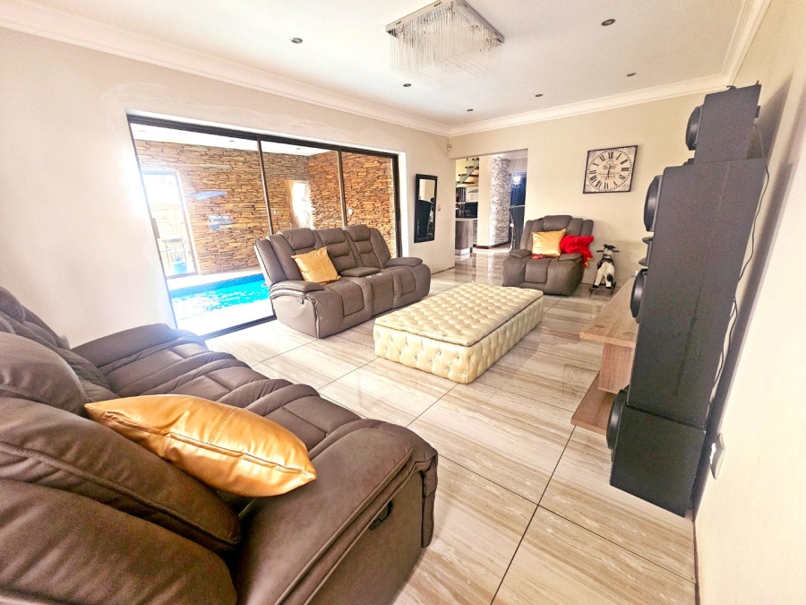 5 Bedroom Property for Sale in Parkrand Gauteng