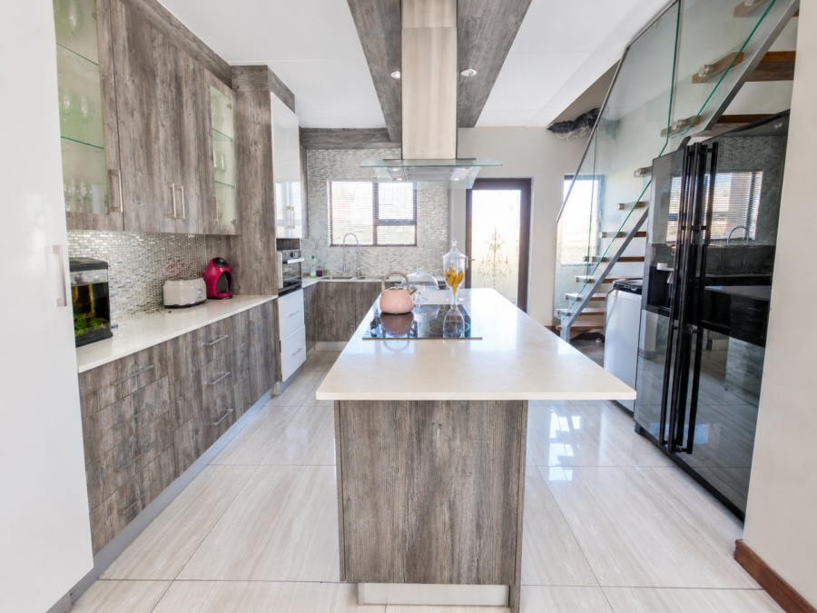 5 Bedroom Property for Sale in Parkrand Gauteng