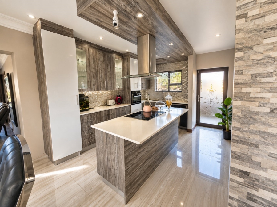 5 Bedroom Property for Sale in Parkrand Gauteng