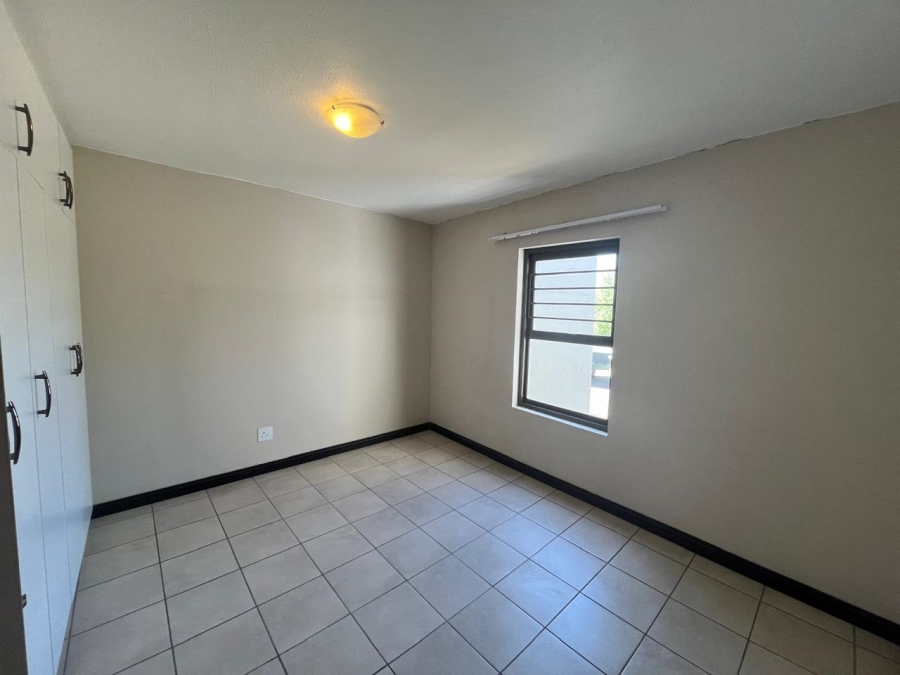 To Let 2 Bedroom Property for Rent in Marais Steyn Park Gauteng