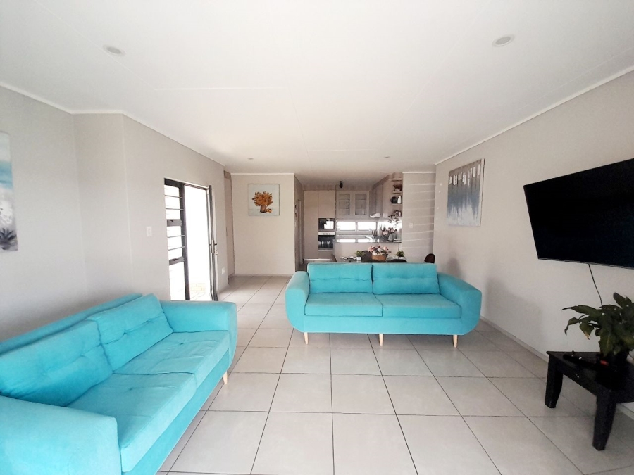 4 Bedroom Property for Sale in Rooihuiskraal North Gauteng