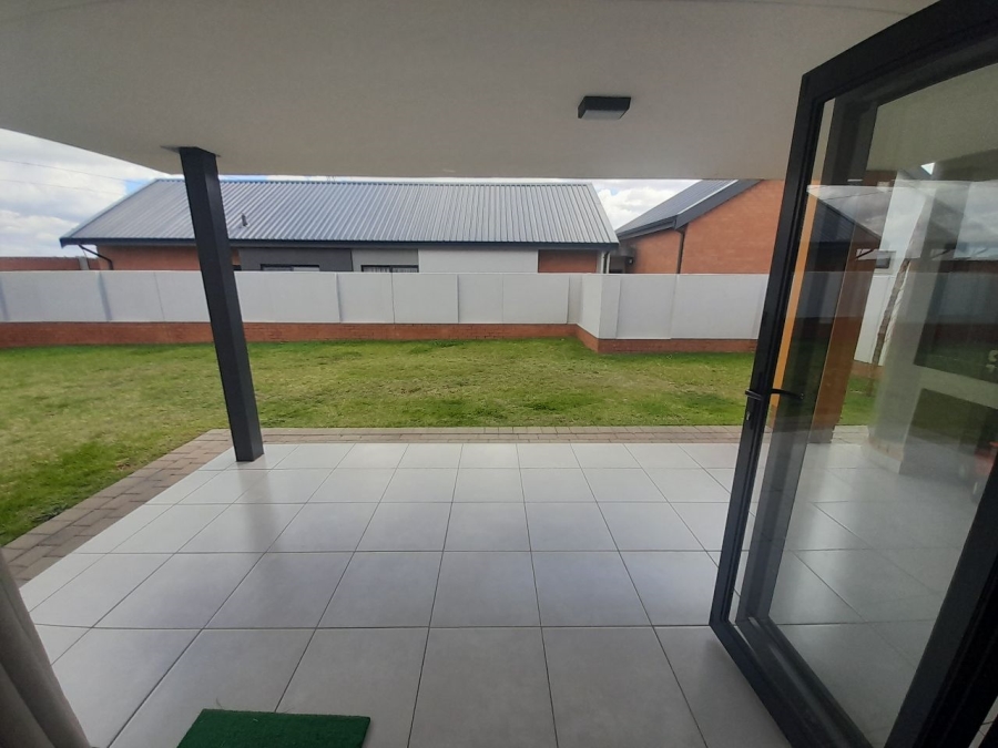 4 Bedroom Property for Sale in Rooihuiskraal North Gauteng